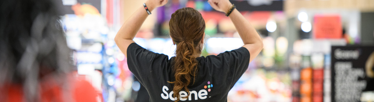 Text reading - " Cedar Valley ", sur fond noir